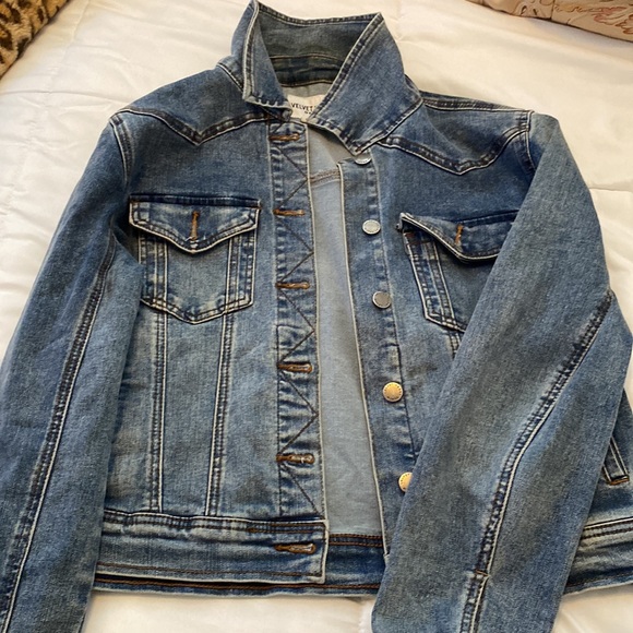 Denim jacket - Picture 2 of 3